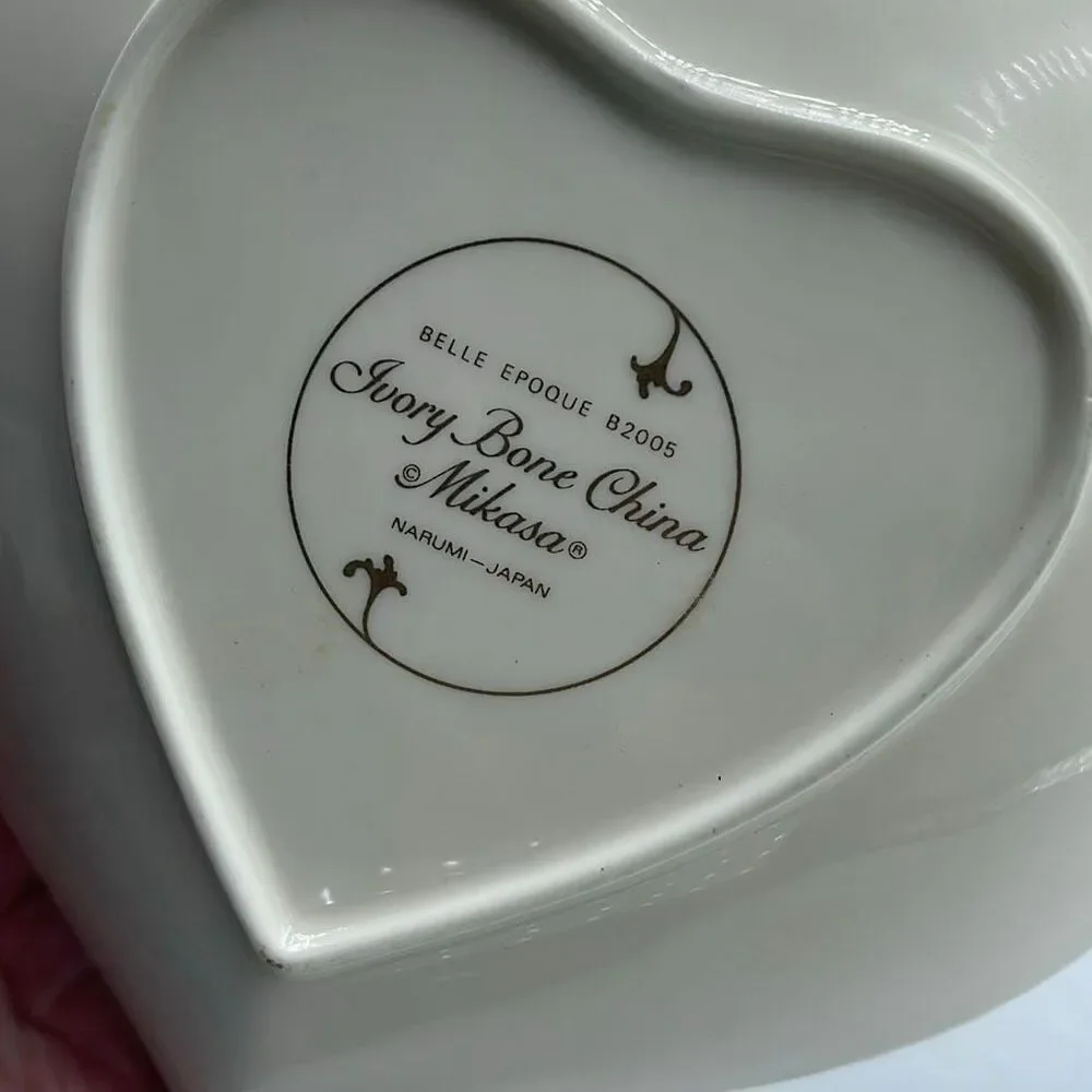 Vintage Mikasa Belle Epoque textured heart dish